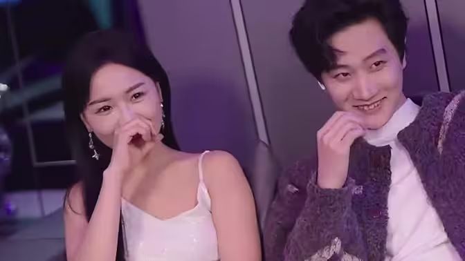 攤牌了，我不裝了(全集)